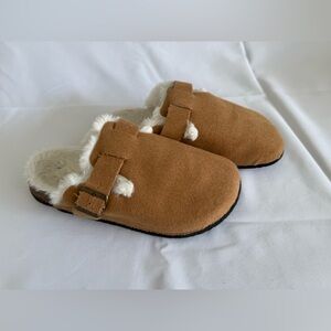 Cozy Tan Shoes with Faux Fur Lining